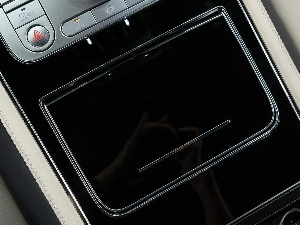 2026 Bentley Continental GTC interior, door panel, Linen/Beluga