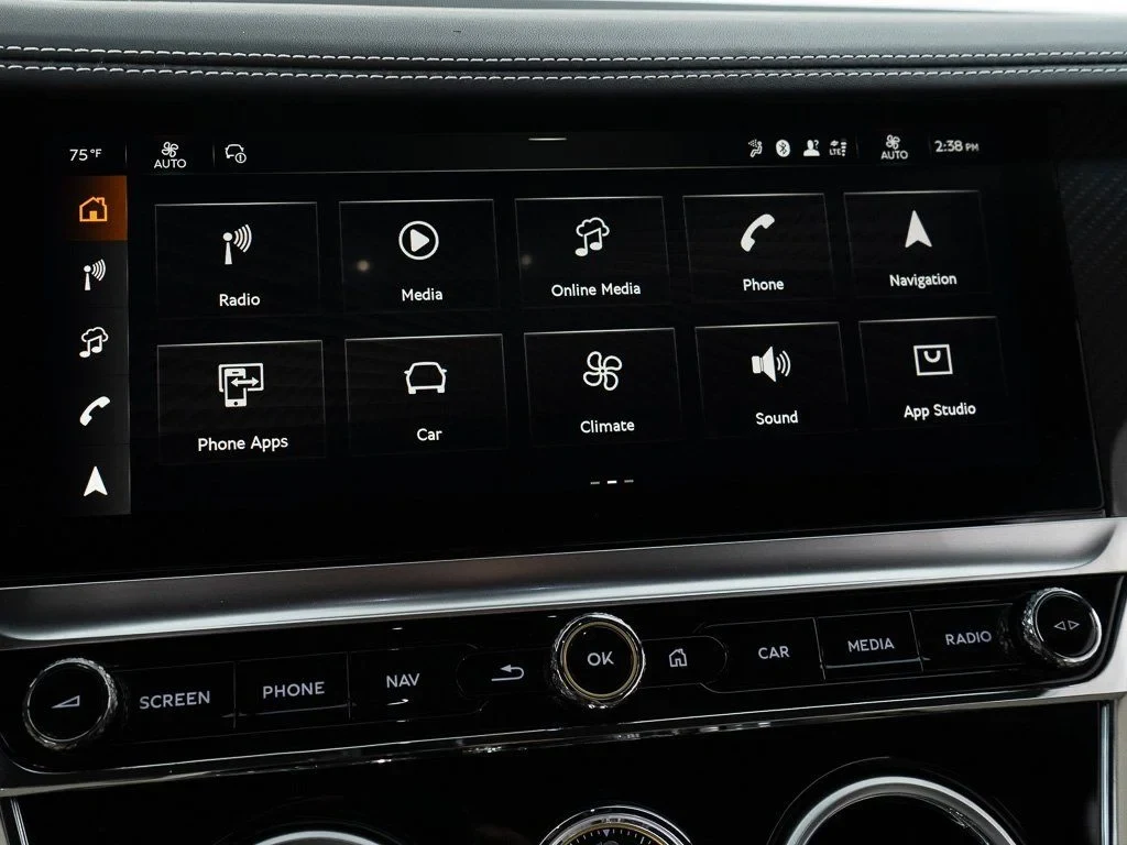 2026 Bentley Continental GTC interior, Linen/Beluga