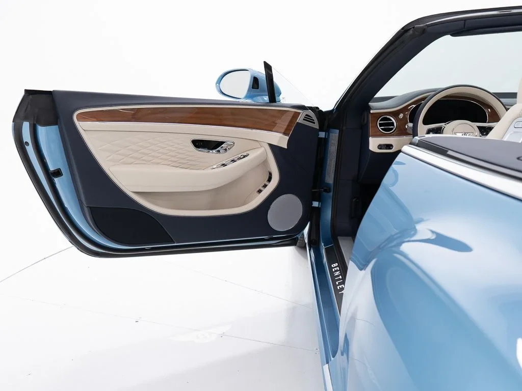 2026 Bentley Continental GTC Azure interior, door panel, Linen / Imperial Blue