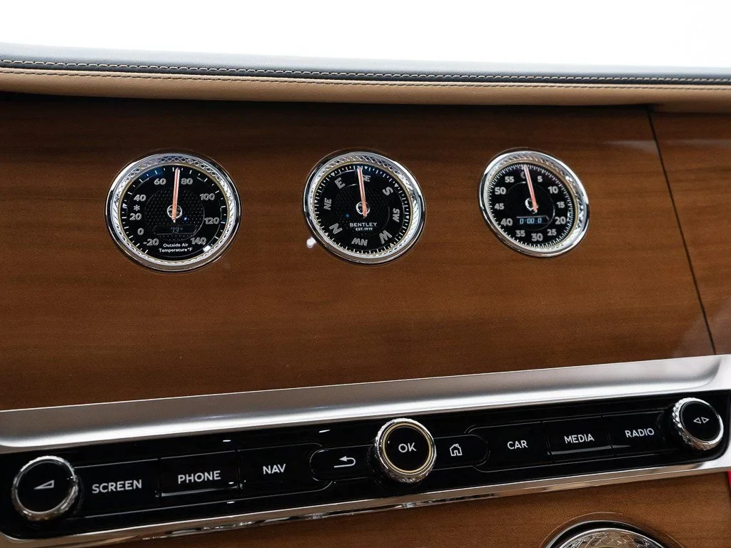 2026 Bentley Continental GTC interior, Camel / Imperial Blue