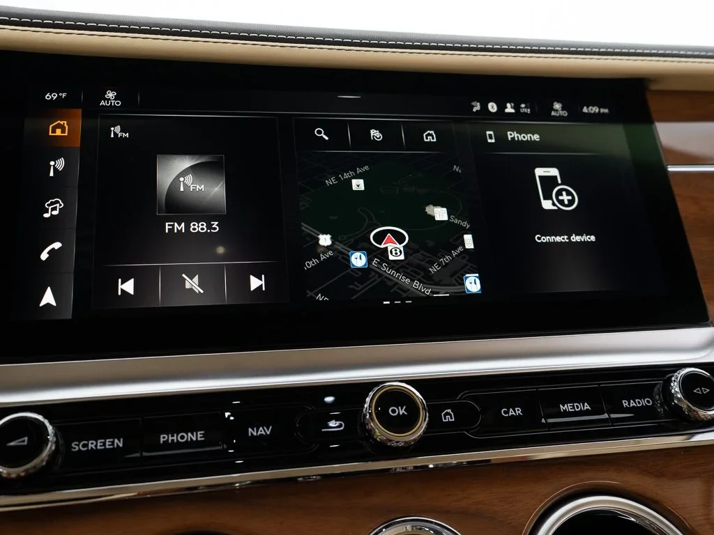 2026 Bentley Continental GTC Azure interior, Magnolia / Burnt Oak