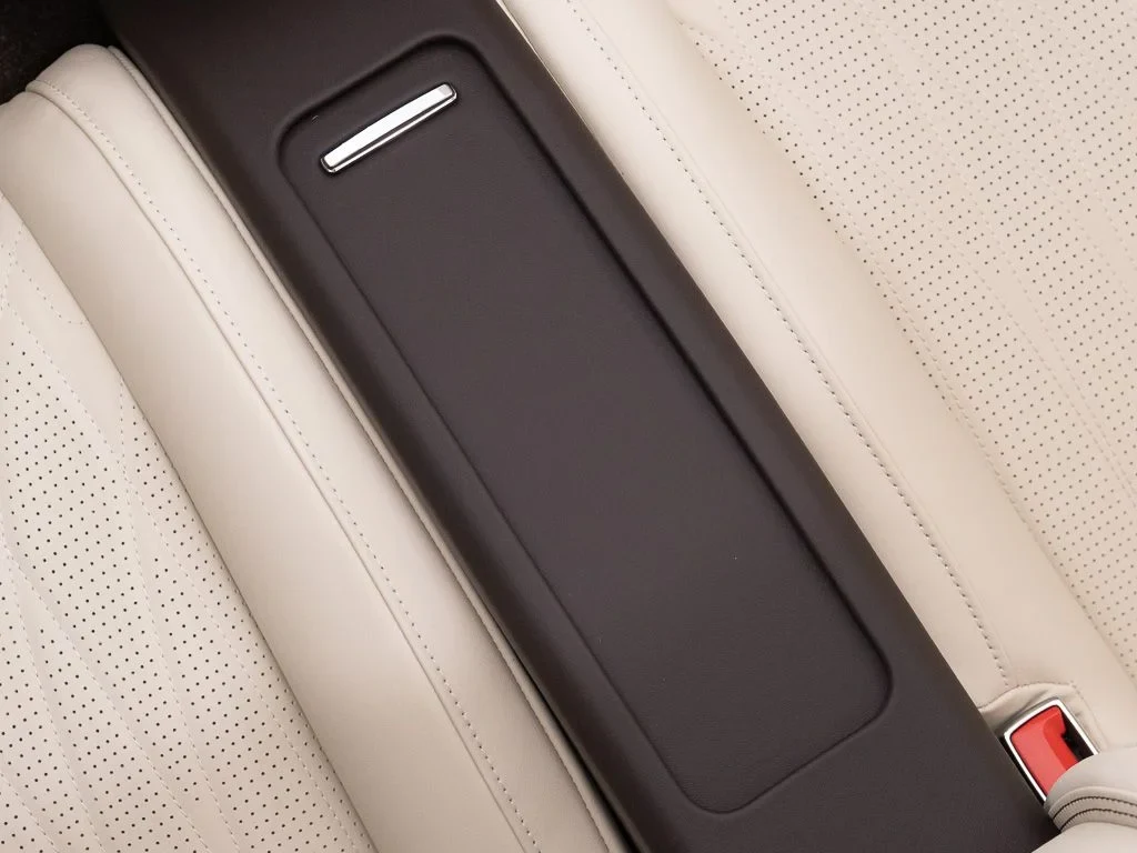 2026 Bentley Continental GTC Azure interior, door panel, Linen / Burnt Oak