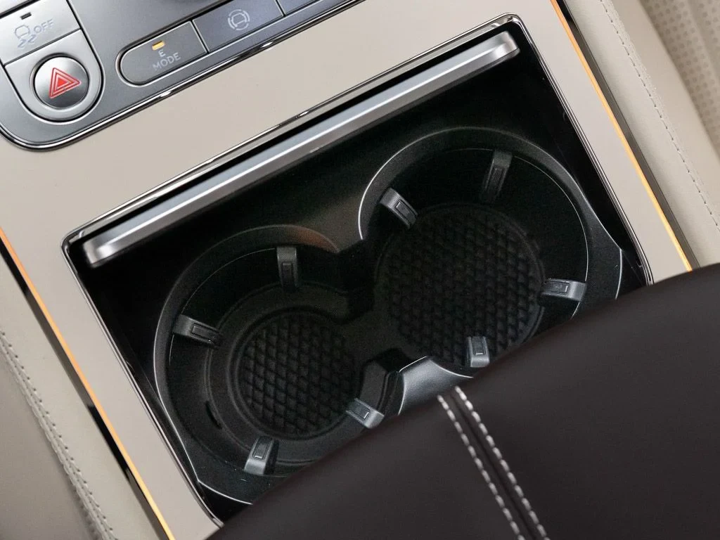 2026 Bentley Continental GTC Azure interior, Linen / Burnt Oak