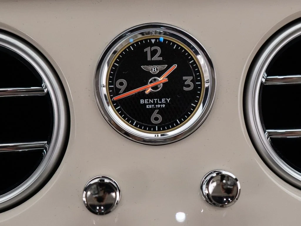 2026 Bentley Continental GTC Azure interior, Linen / Burnt Oak