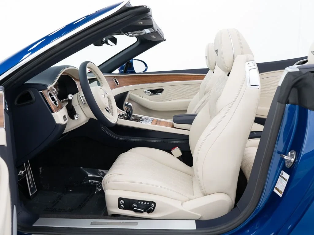 2026 Bentley Continental GTC Azure interior, Linen / Imperial Blue