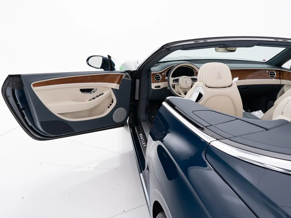 2026 Bentley Continental GTC interior, door panel, Linen / Brunel