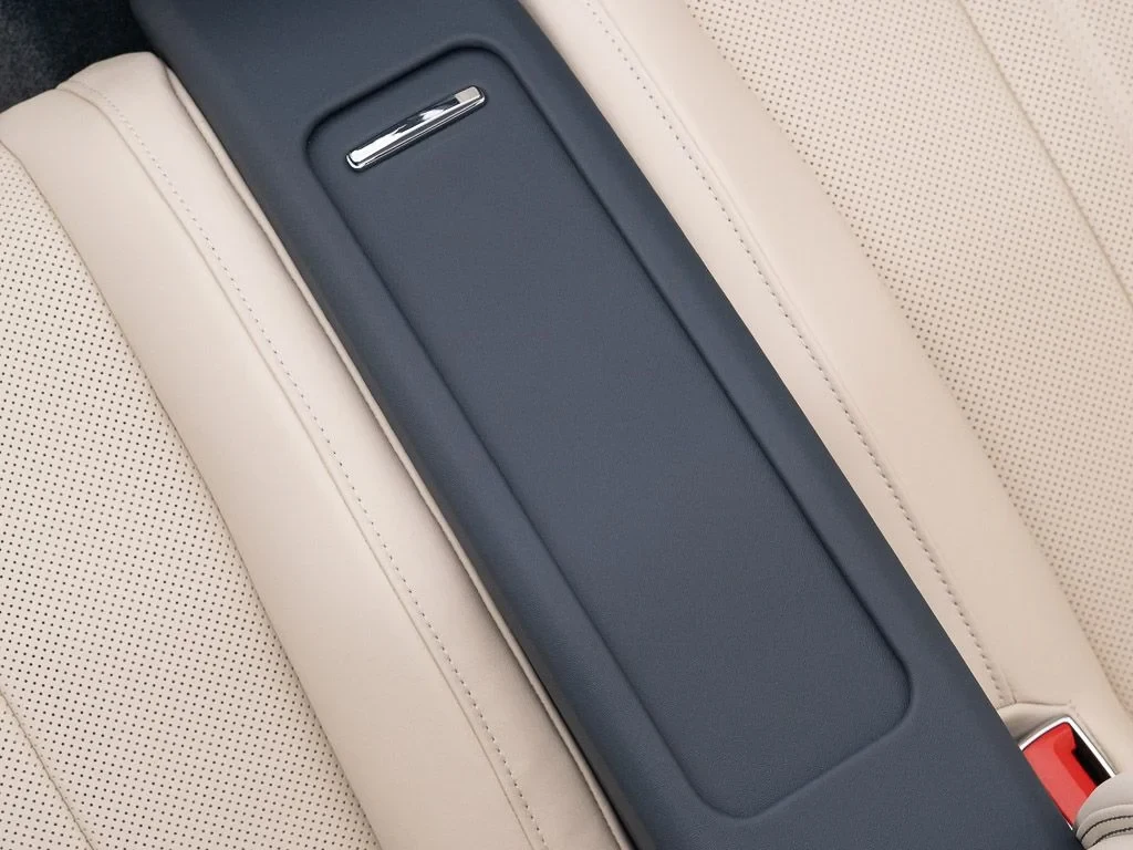 2026 Bentley Continental GTC interior, door panel, Linen / Brunel