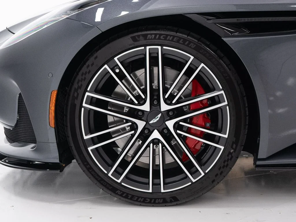 2026 Aston Martin DB12 Volante wheel