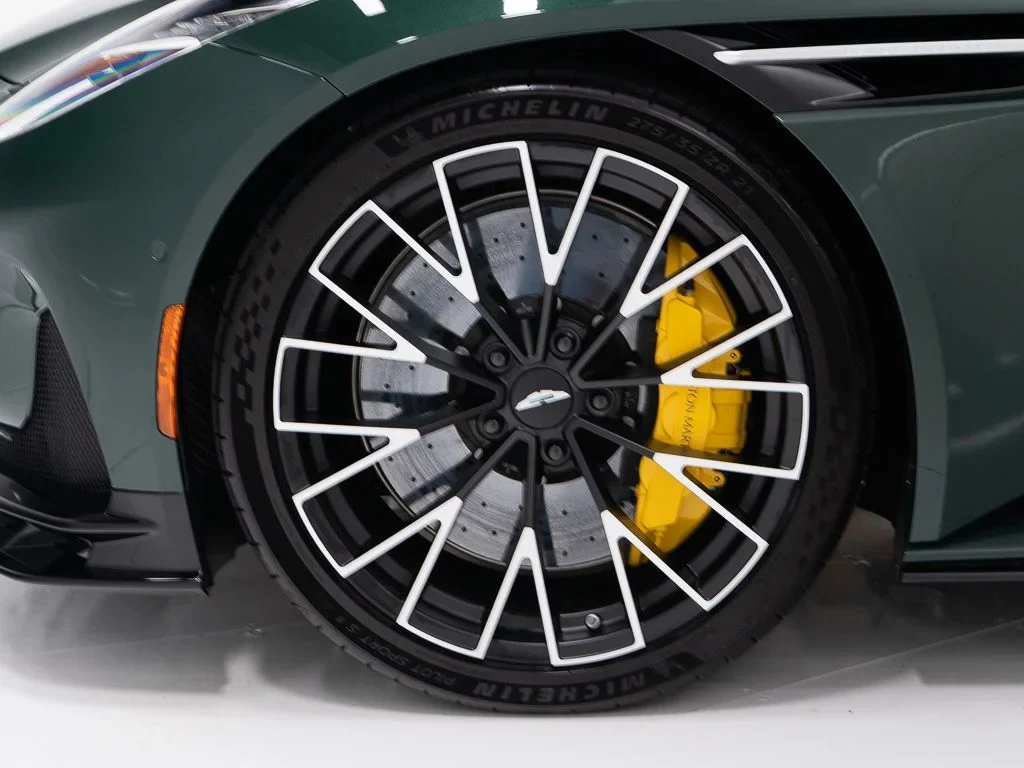 2026 Aston Martin DB12 S wheel