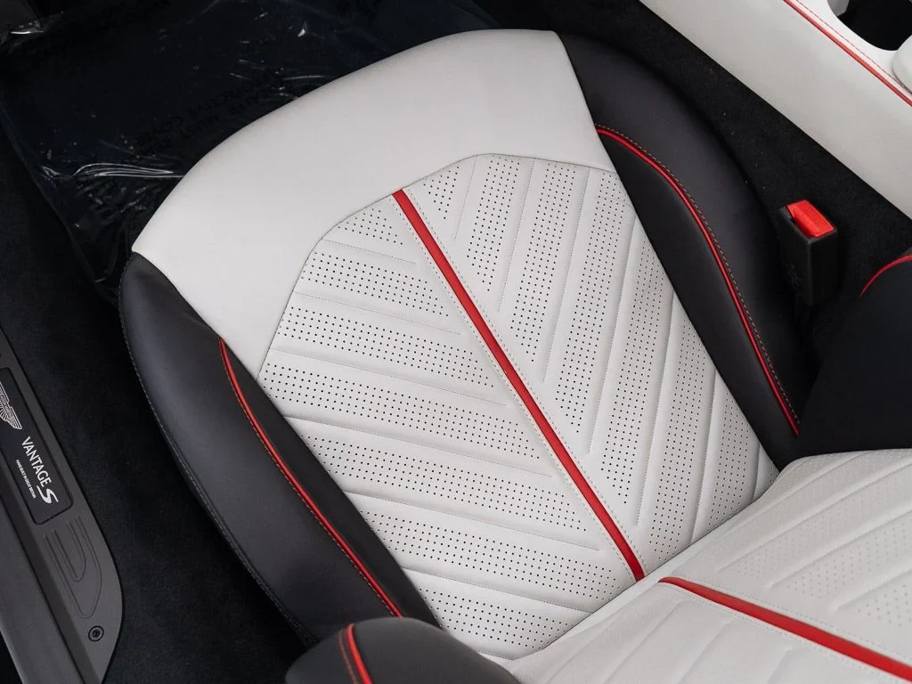 2026 Aston Martin Vantage S Roadster interior, seats, Onyx Black / Light Argento Metallic