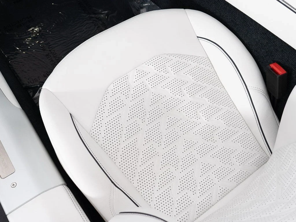 2026 Aston Martin Vanquish Volante interior, seats, Dark Knight / Q Glacier White