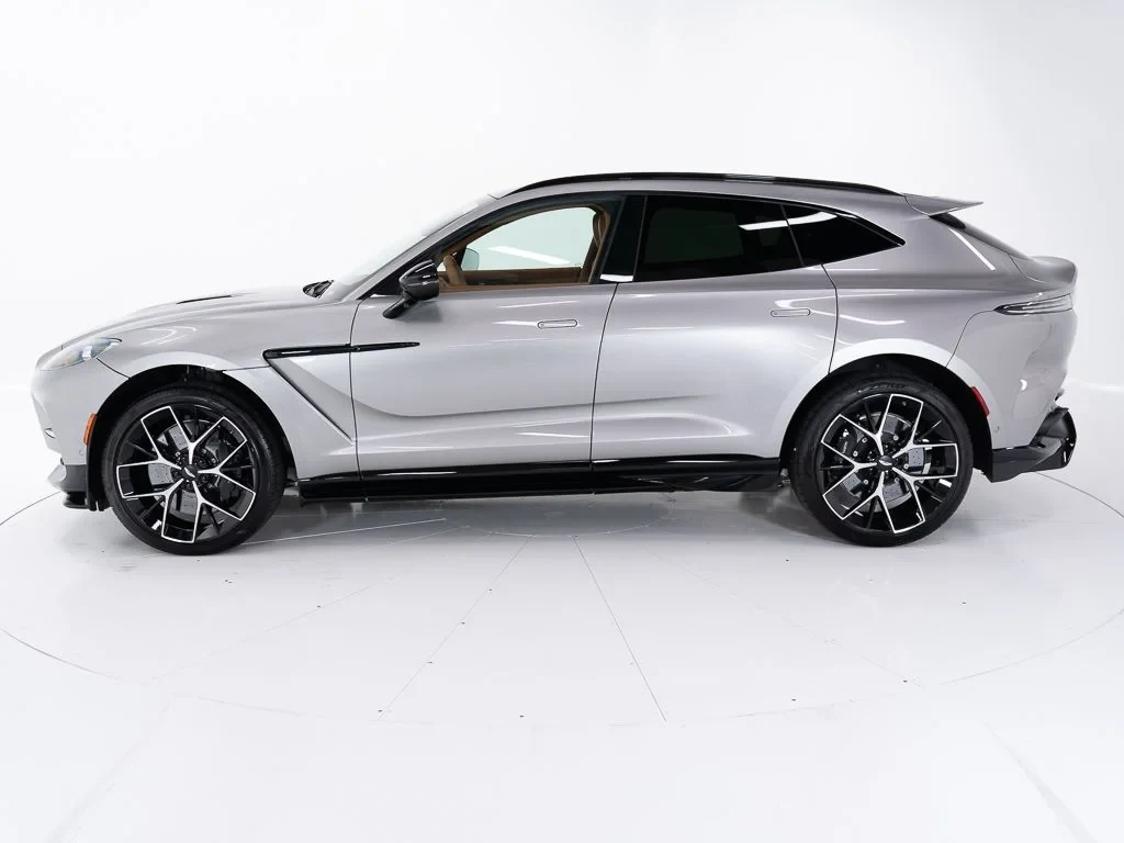 2026 Aston Martin DBX 707, side profile, Aluminite Silver