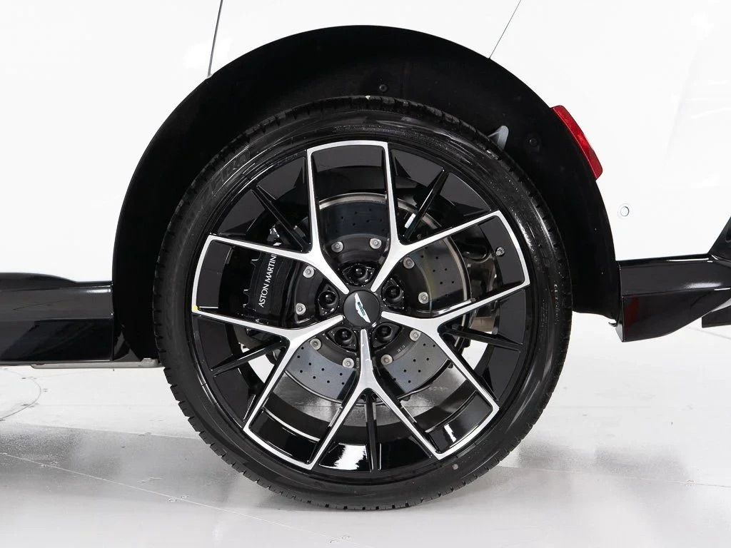 2026 Aston Martin DBX 707 wheel