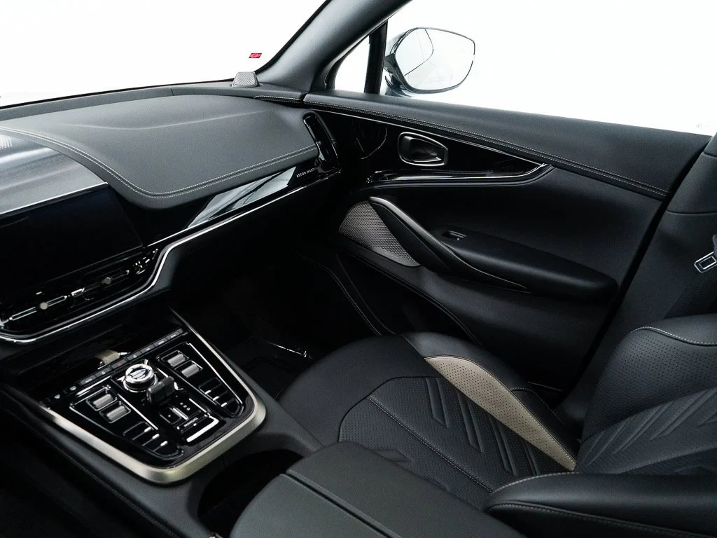 2026 Aston Martin DBX S interior, seats, Onyx Black / Arden Green Metallic