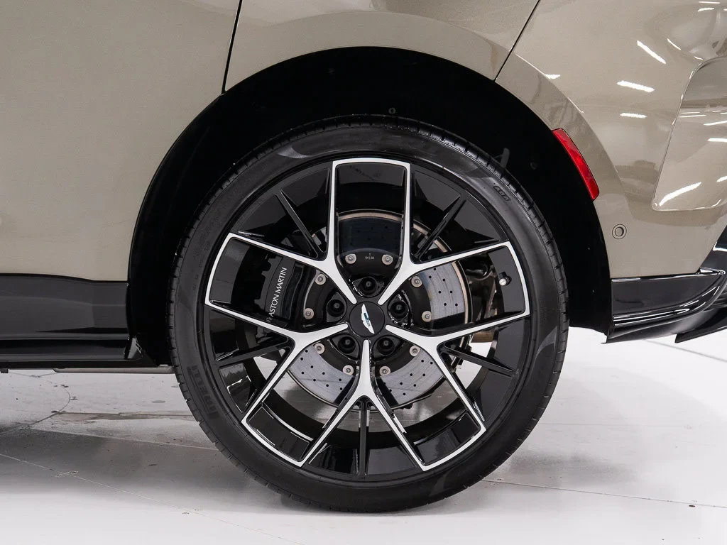 2026 Aston Martin DBX S wheel