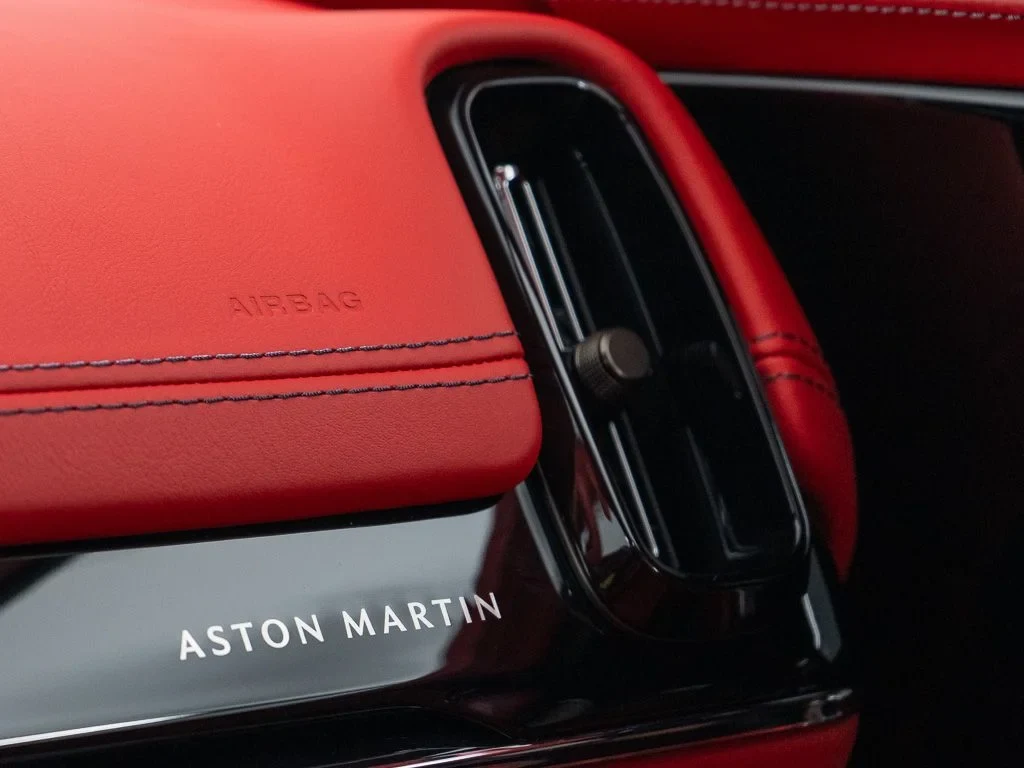 2026 Aston Martin DBX S, detail