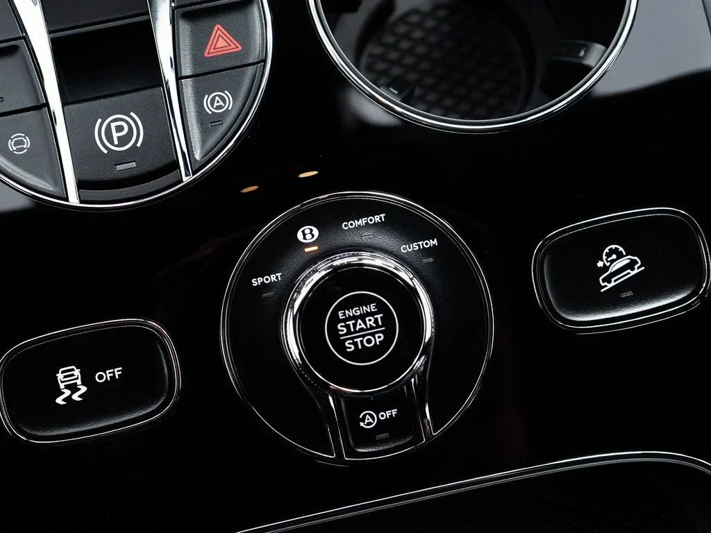 2026 Bentley Bentayga EWB Azure interior, Gravity Grey / Beluga