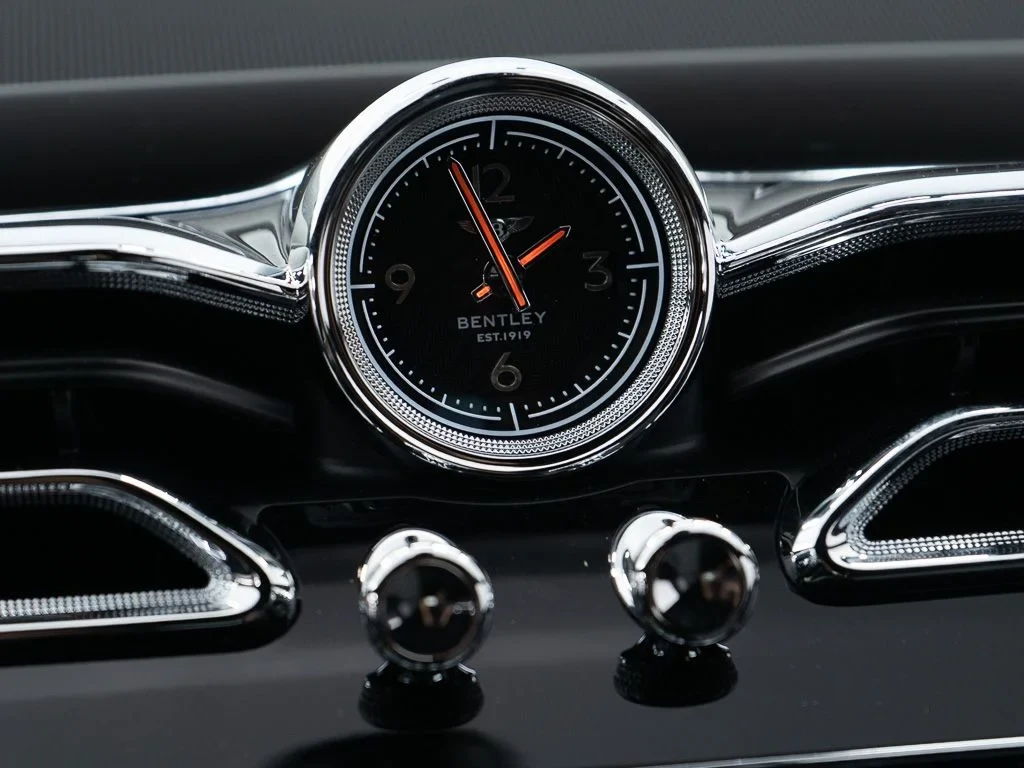 2026 Bentley Bentayga EWB Azure interior, Gravity Grey / Beluga