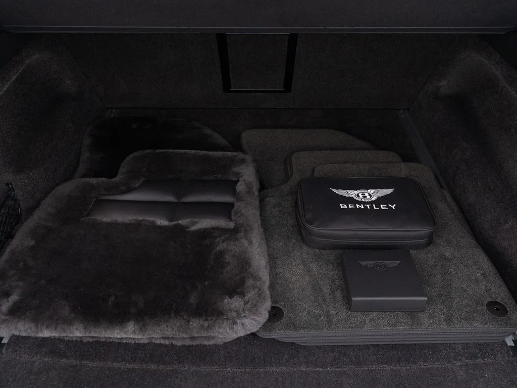 2026 Bentley Bentayga EWB Azure trunk
