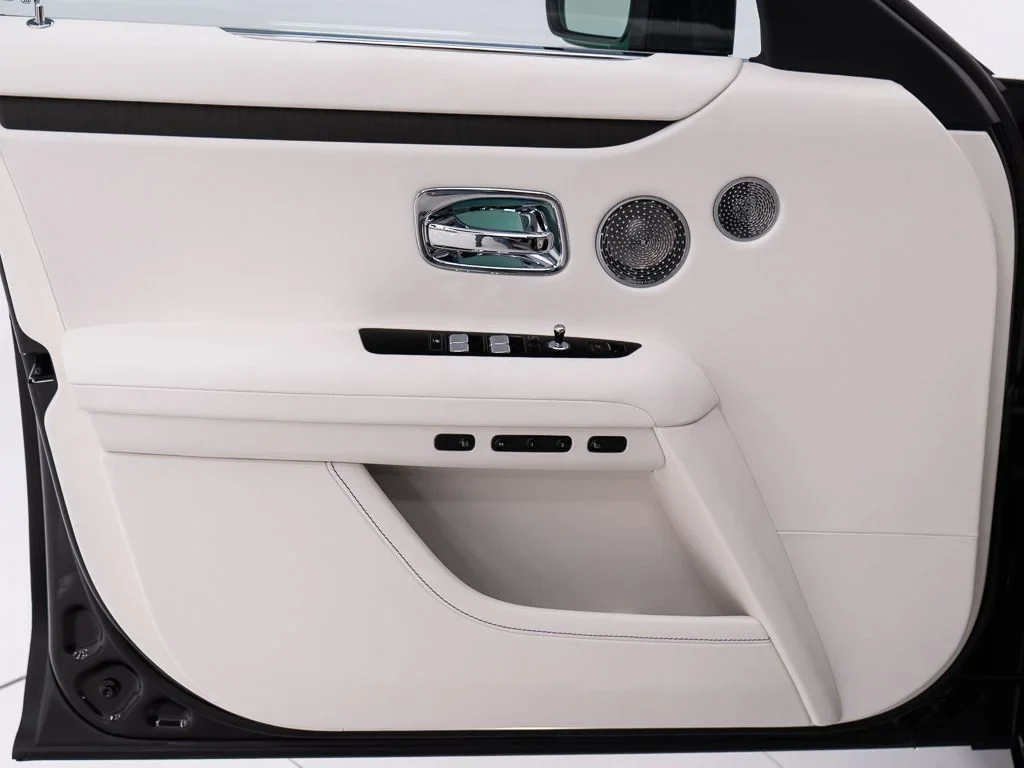 2027 Rolls-Royce Ghost interior, door panel, Grace White / Tailored Purple / Black