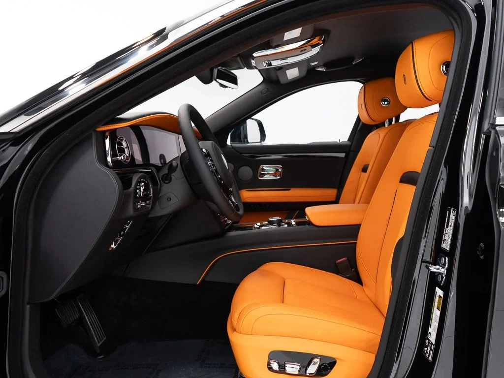 2027 Rolls-Royce Ghost interior, Mandarin / Black