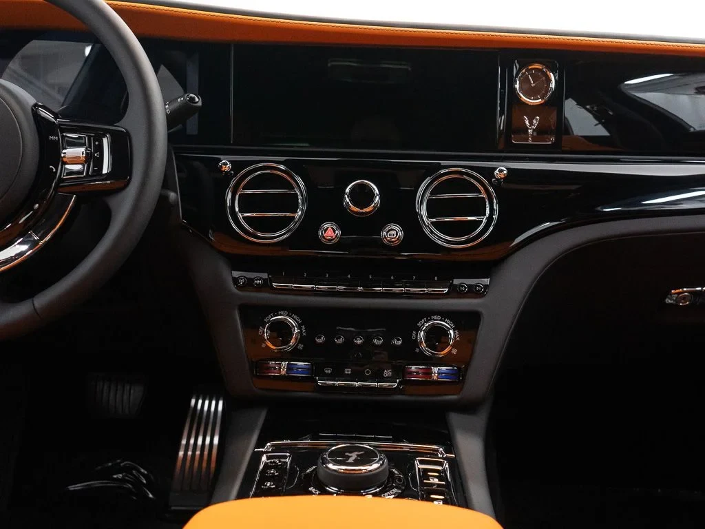2027 Rolls-Royce Ghost interior, Mandarin / Black