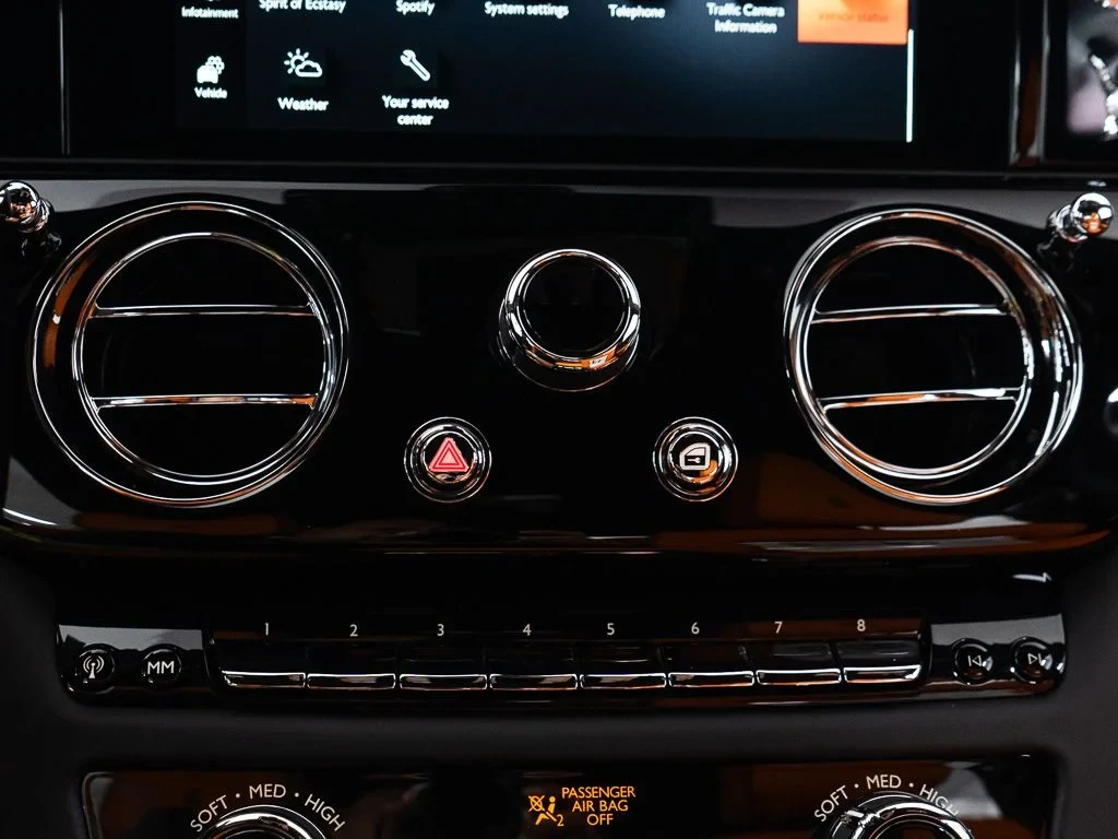 2027 Rolls-Royce Ghost interior, Mandarin / Black