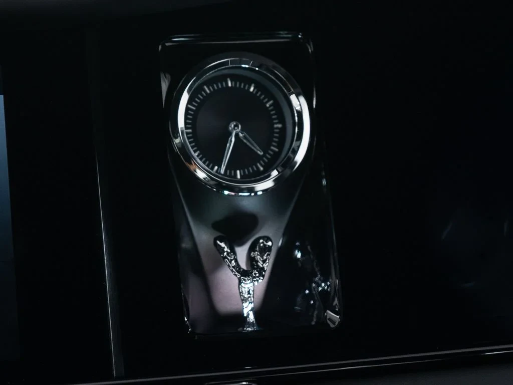 2027 Rolls-Royce Cullinan interior, center console, Black w/Stitching in Arctic White