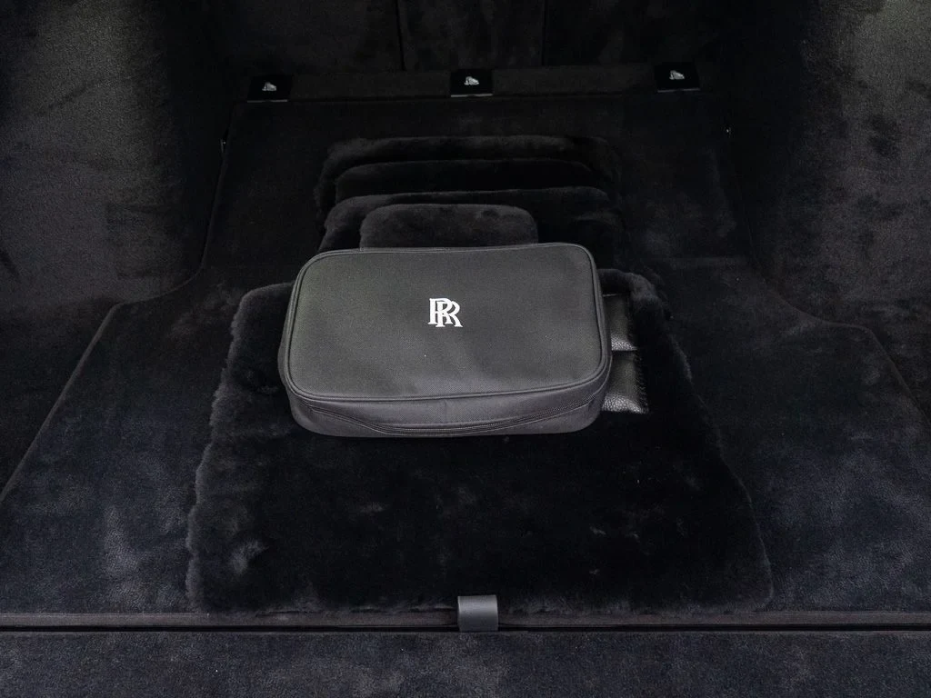 2027 Rolls-Royce Cullinan trunk