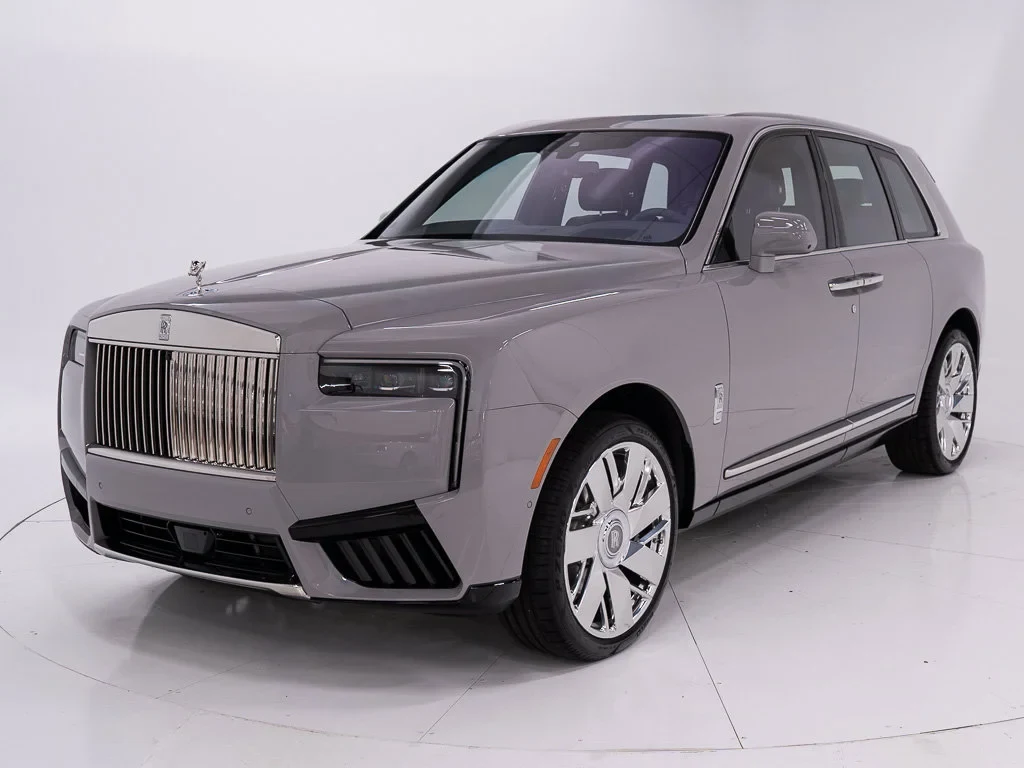 2027 Rolls-Royce Cullinan, Tempest Grey