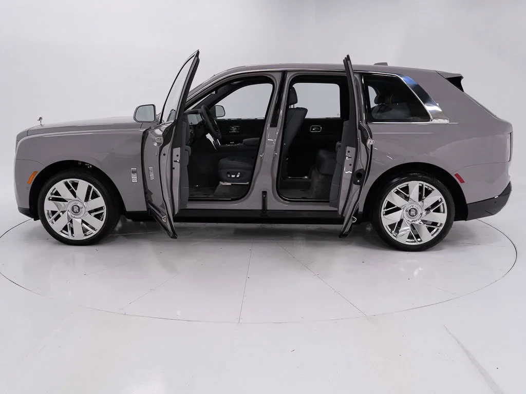 2027 Rolls-Royce Cullinan for sale, exterior, Tempest Grey