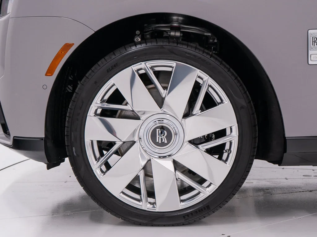 2027 Rolls-Royce Cullinan for sale, exterior, Tempest Grey