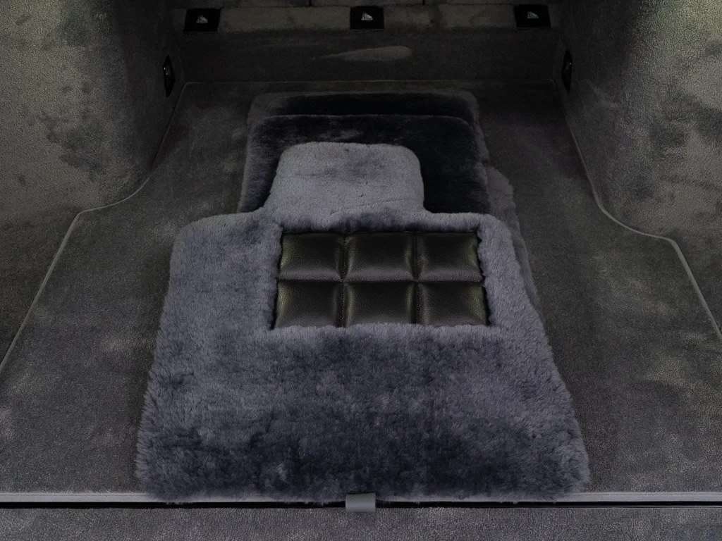 2027 Rolls-Royce Cullinan trunk