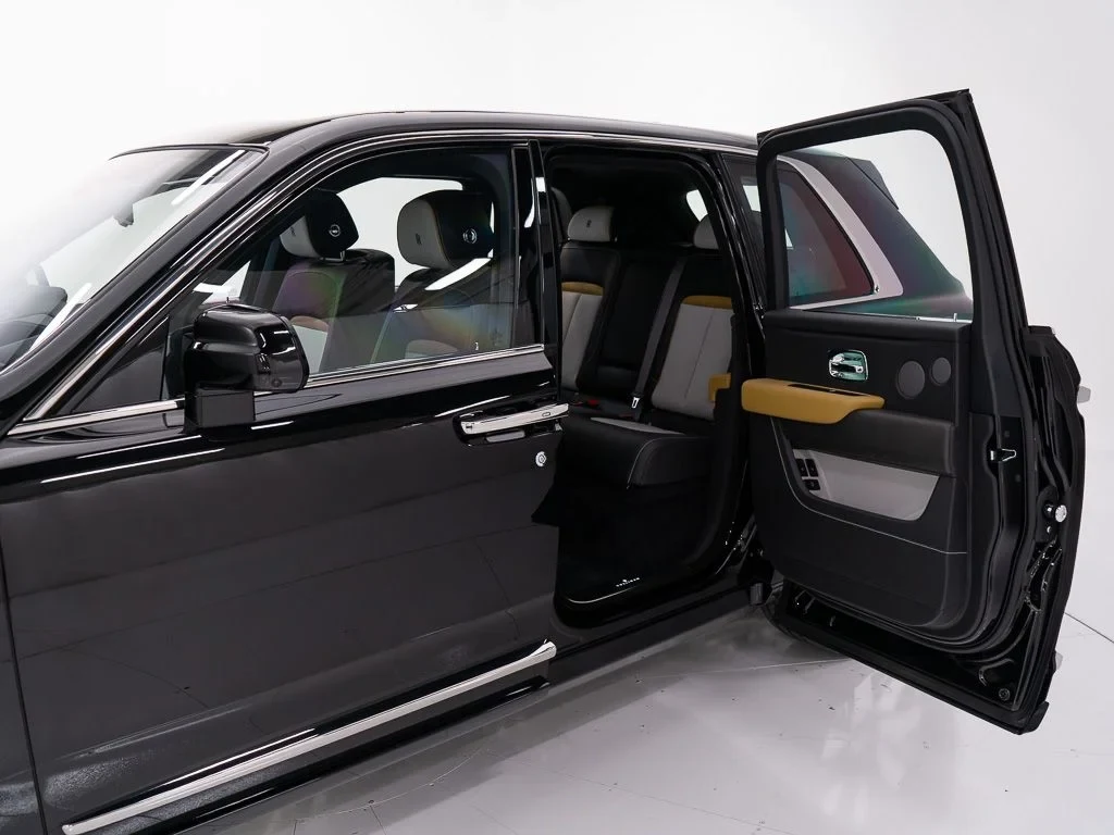 2027 Rolls-Royce Cullinan for sale, exterior, Black Diamond