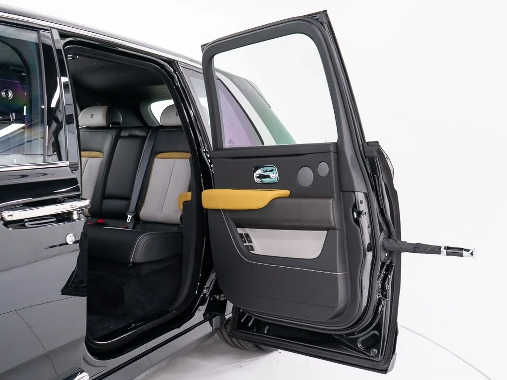 2027 Rolls-Royce Cullinan for sale, exterior, Black Diamond