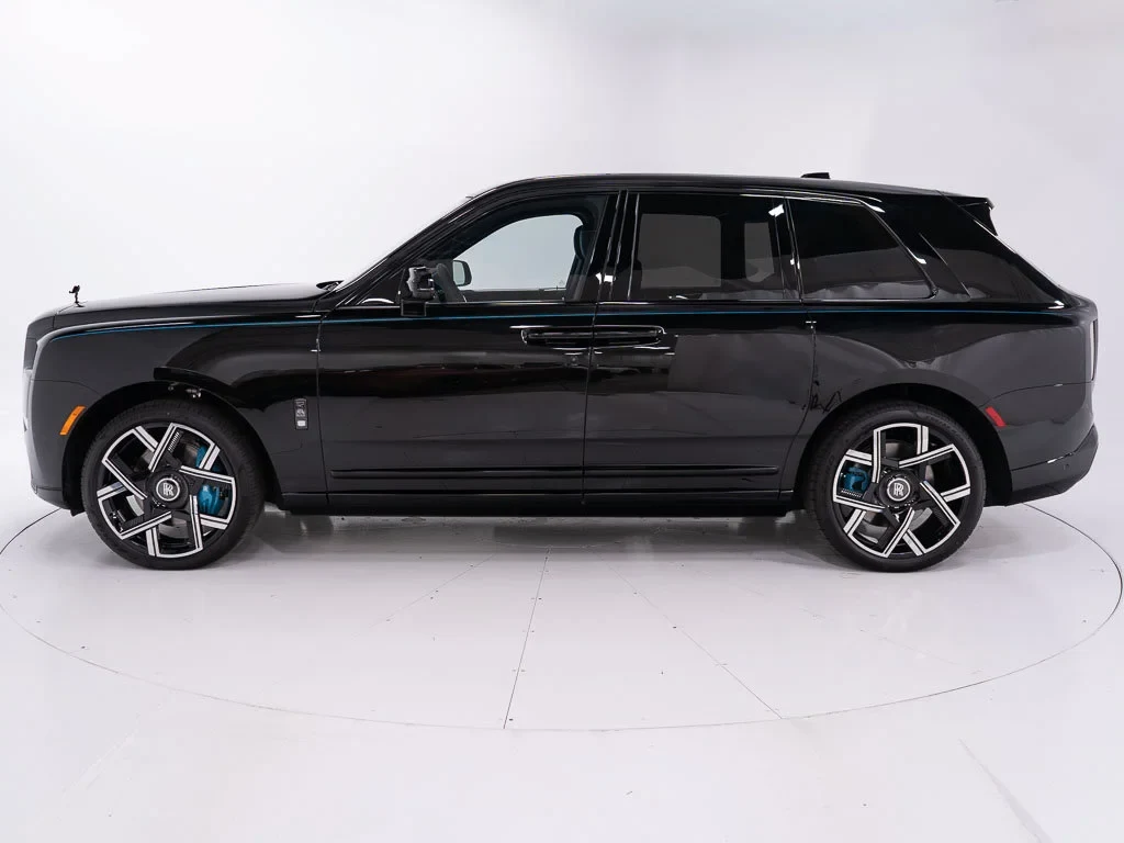 2027 Rolls-Royce Cullinan Black Badge, side profile, Black Diamond
