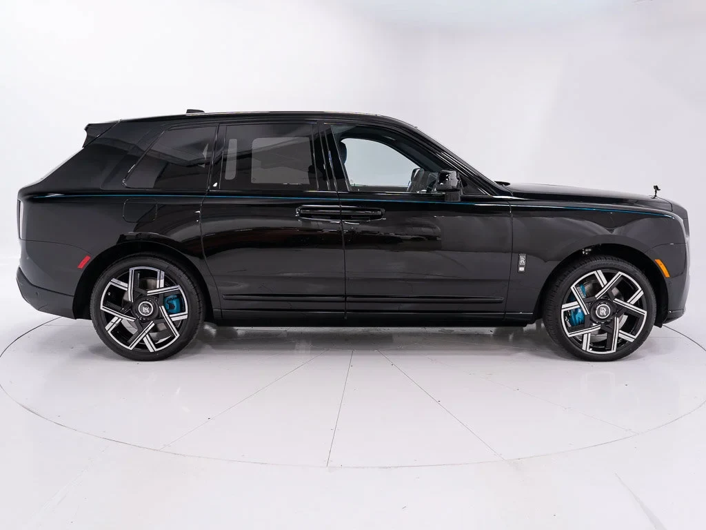 2027 Rolls-Royce Cullinan Black Badge for sale, exterior, Black Diamond