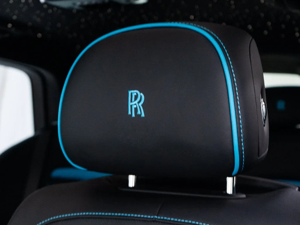 2027 Rolls-Royce Cullinan Black Badge trunk