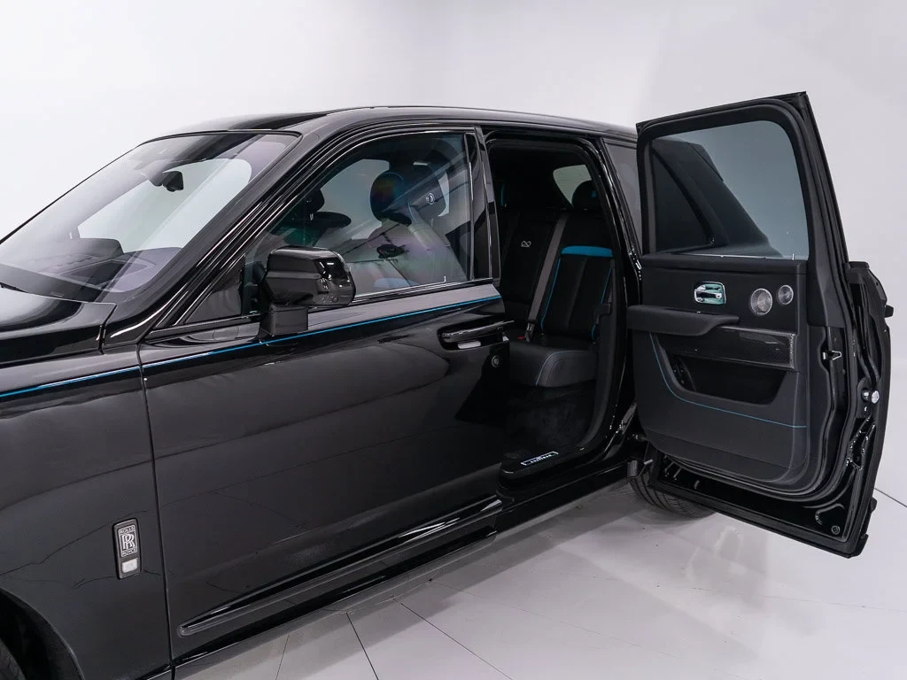 2027 Rolls-Royce Cullinan Black Badge for sale, exterior, Black Diamond