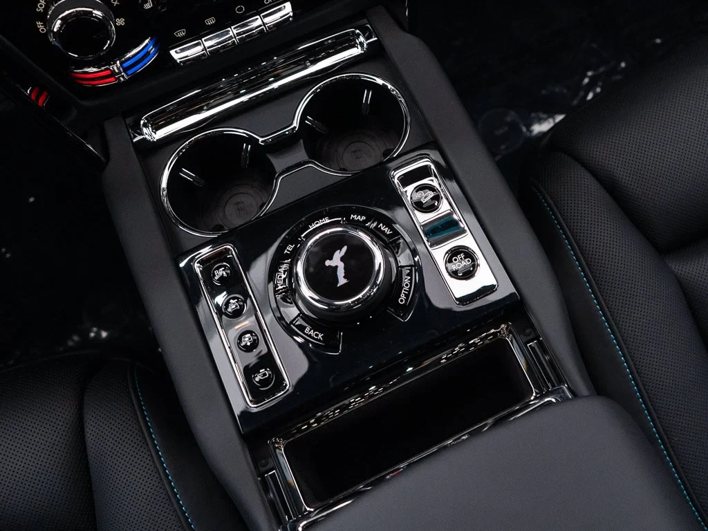 2027 Rolls-Royce Cullinan Black Badge interior, center console, Black / Turchese