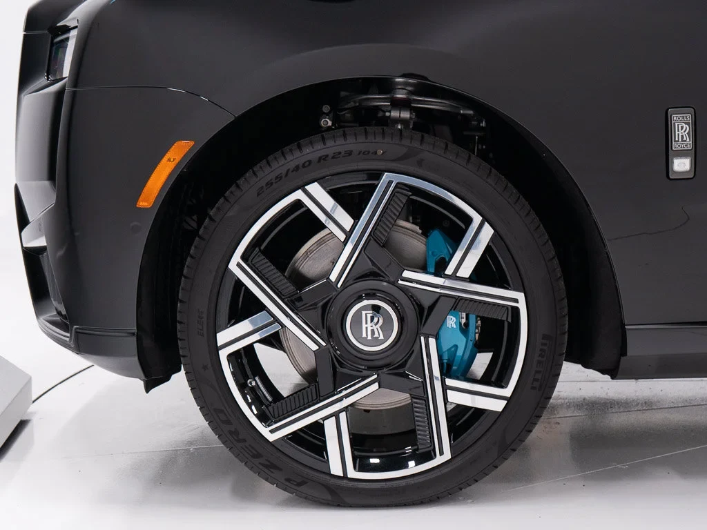 2027 Rolls-Royce Cullinan Black Badge wheel