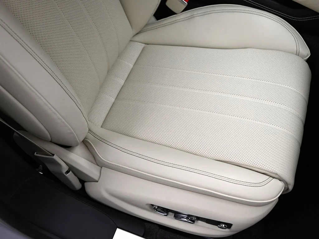 2026 Bentley Flying Spur V8 interior, seats, Linen and Beluga