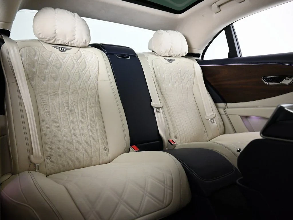 2026 Bentley Flying Spur Azure interior, seats, Linen and Imperial Blue