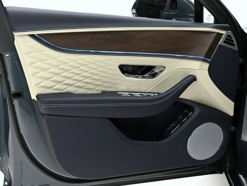 2026 Bentley Flying Spur Azure interior, door panel, Linen and Imperial Blue
