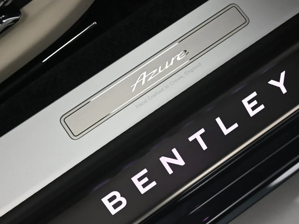 2026 Bentley Flying Spur Azure interior, door sill, Linen and Imperial Blue