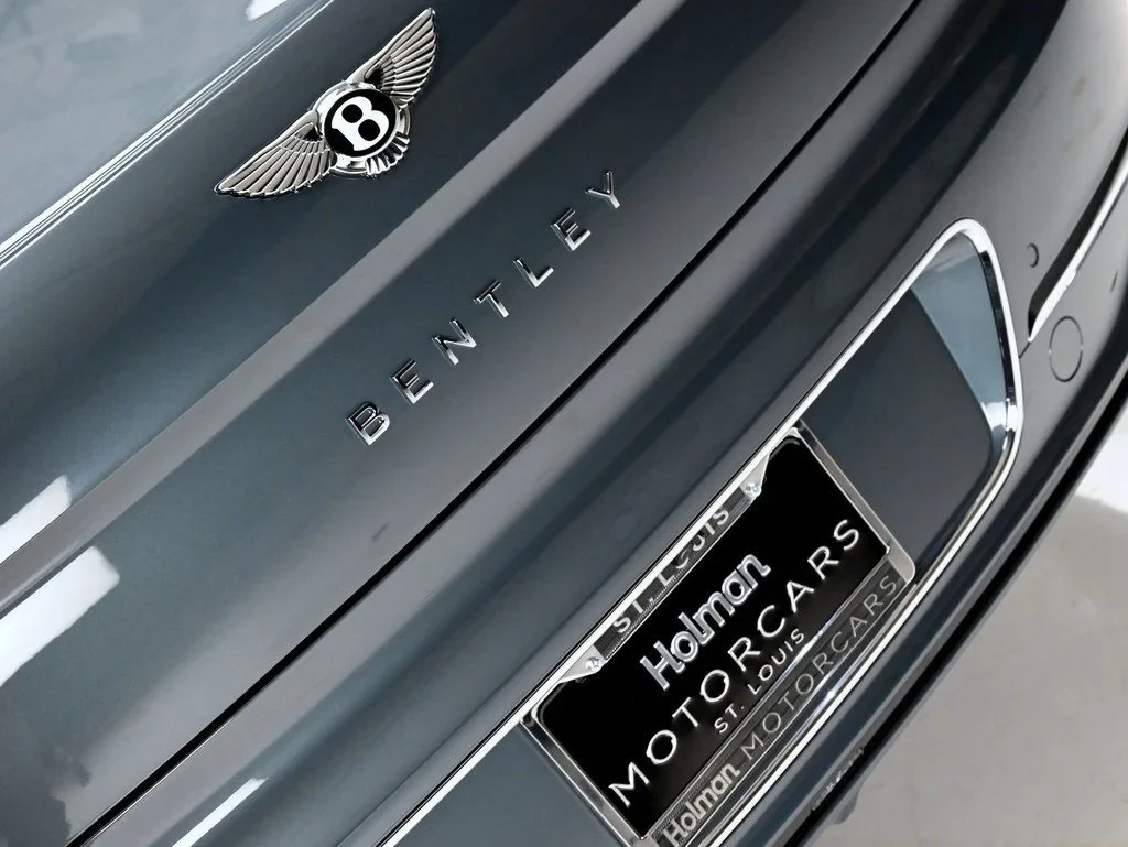 2026 Bentley Flying Spur Azure, detail