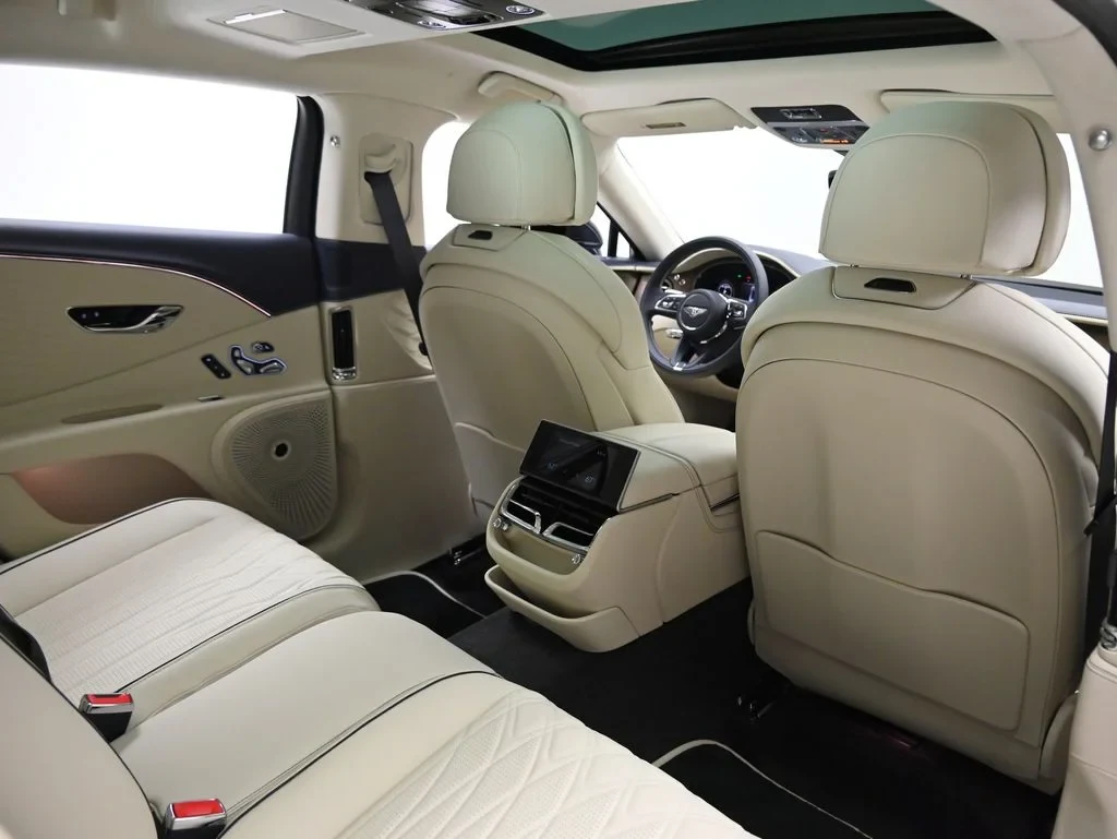 2026 Bentley Flying Spur Azure interior, seats, Linen and Imperial Blue