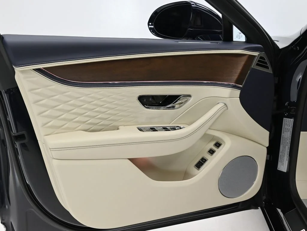 2026 Bentley Flying Spur Azure interior, door panel, Linen and Imperial Blue