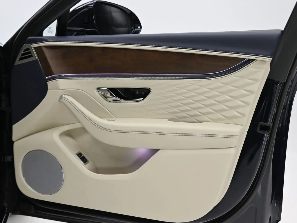 2026 Bentley Flying Spur Azure interior, door panel, Linen and Imperial Blue