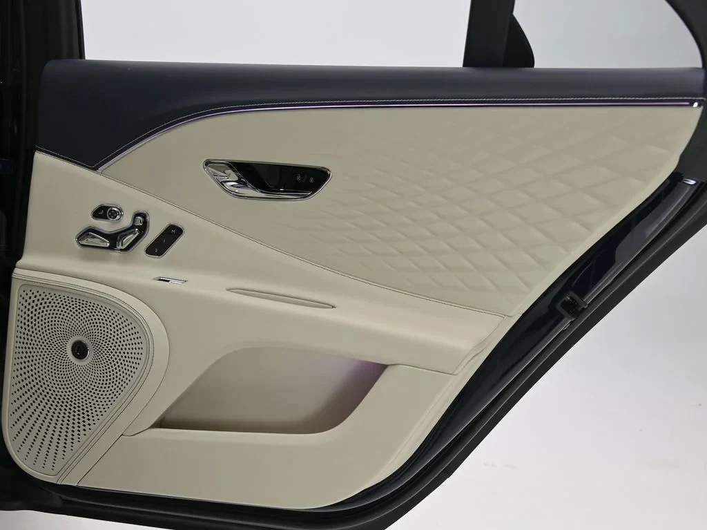 2026 Bentley Flying Spur Azure interior, door panel, Linen and Imperial Blue